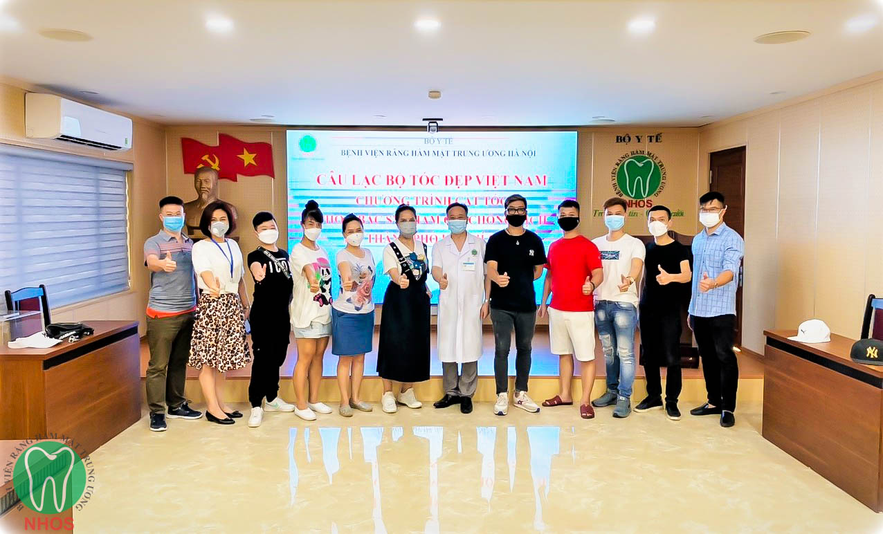 “CẮT TÓC GỌN GÀNG, SẴN SÀNG CHỐNG DỊCH”